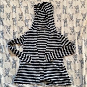 Gap stripped cardigan black and gray stripe long sleeve